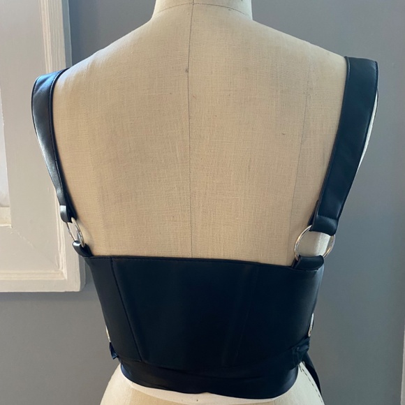 Disturbia Black Harness Accessory - Picture 4 of 4